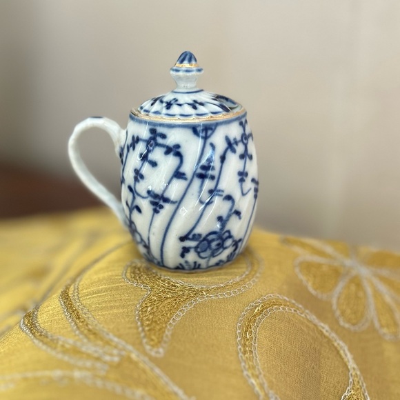 Royal Bayreuth Tettau Strawflower Antique Porcelain 3 3/8" Mustard/Jam cup, Blue - Picture 8 of 14